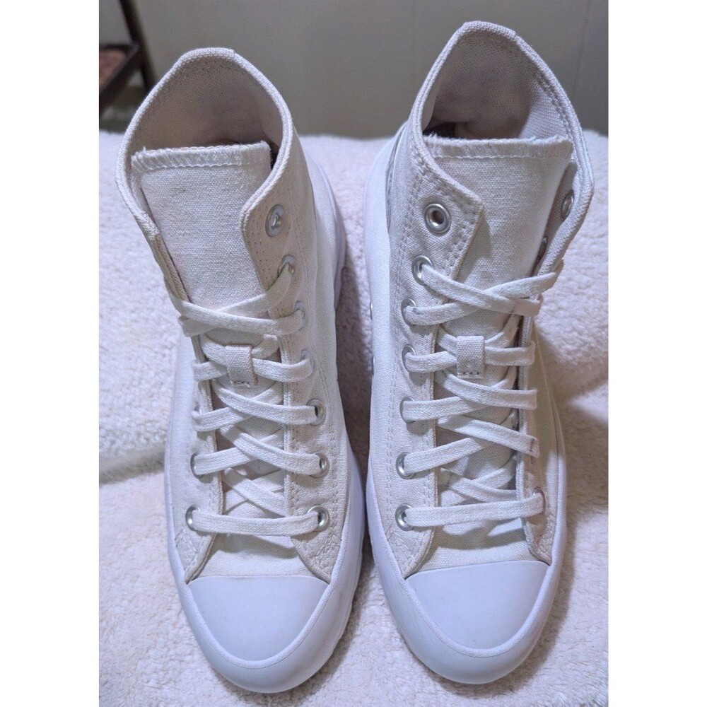 Converse Chuck Taylor All Star Lugged High Top White Canvas Shoes 8